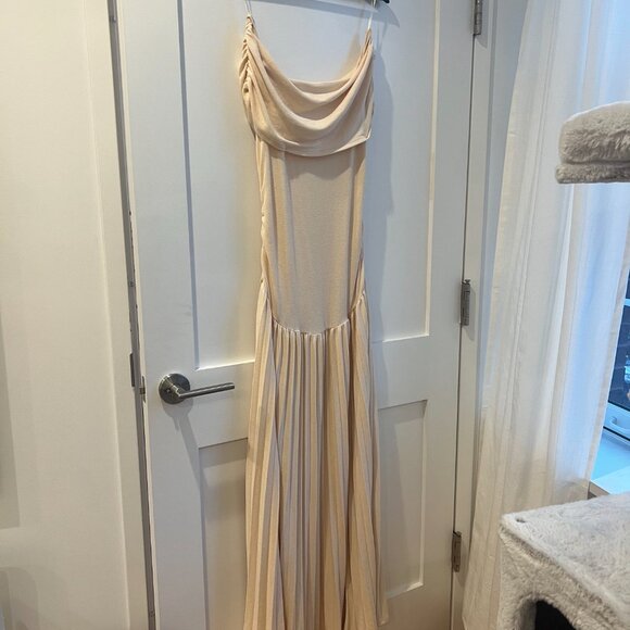 LIONESS Field Of Dreams Off The Shoulder Maxi Dress - Picture 4 of 6